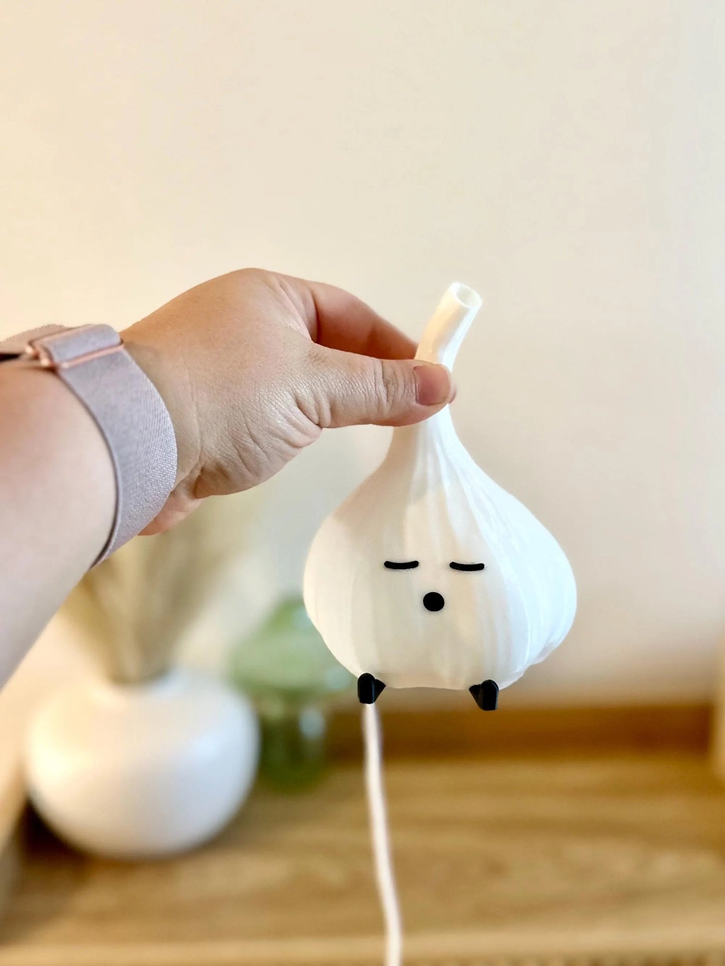 3D Printed Sleeping Garlic LED Lamp: Cute Foodie Accent Light