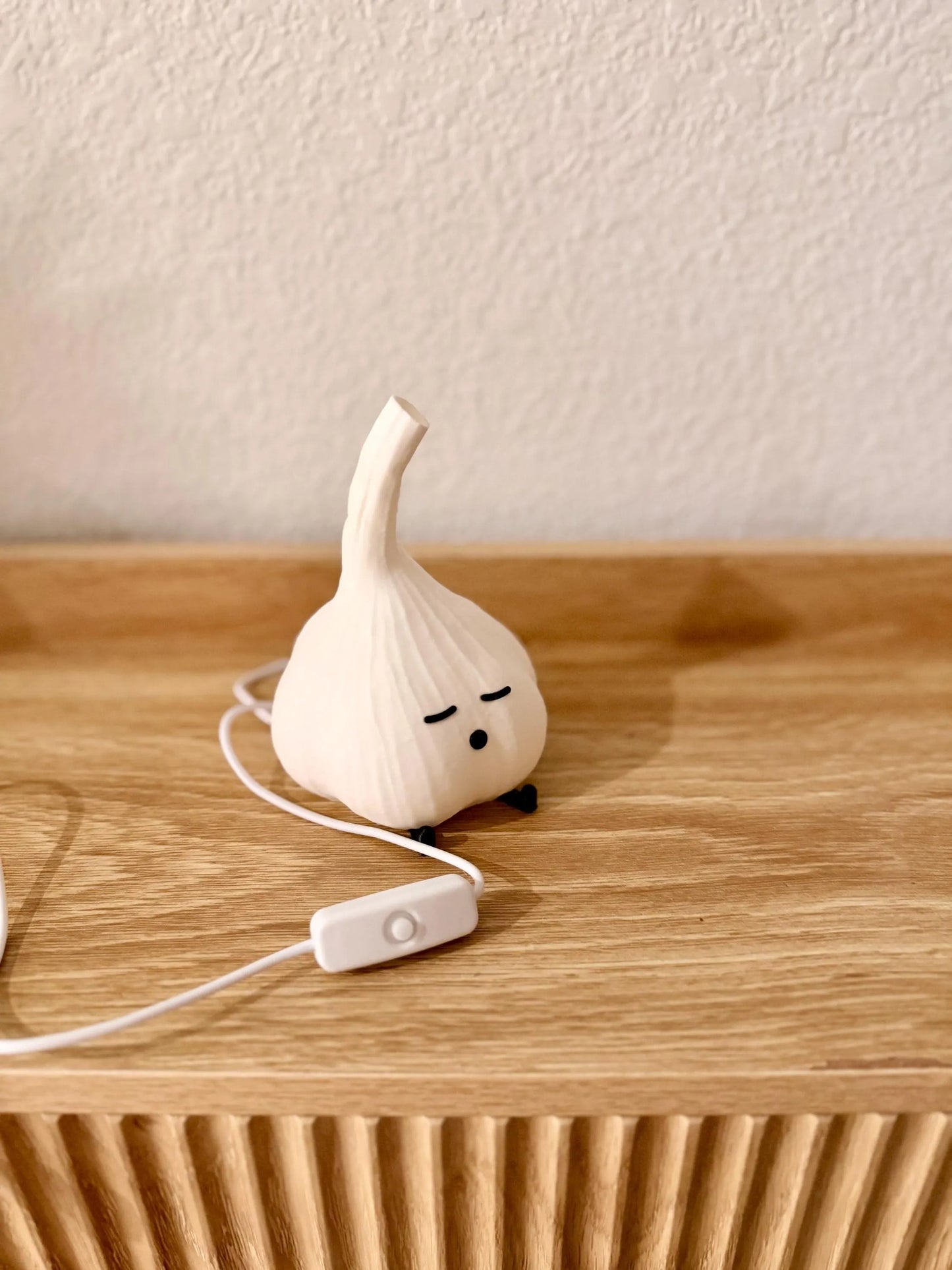 3D Printed Sleeping Garlic LED Lamp: Cute Foodie Accent Light